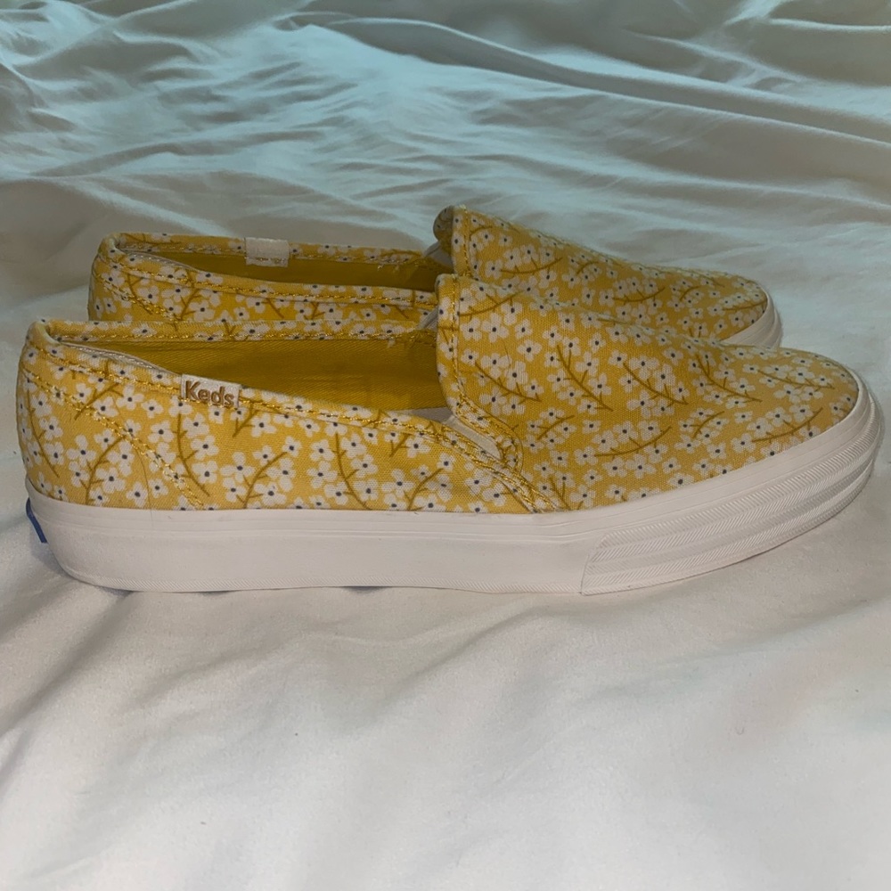 Yellow, flower print, slip on Keds